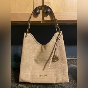 Michael Kors Joan in buff